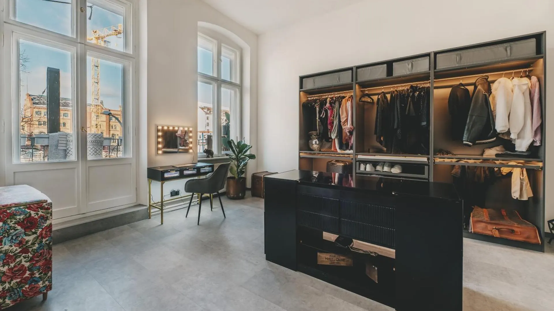 Zentral Gelegenes Apartment Fuer Bis Zu 6 Personen Am Alexanderplatz Berlin Germany
