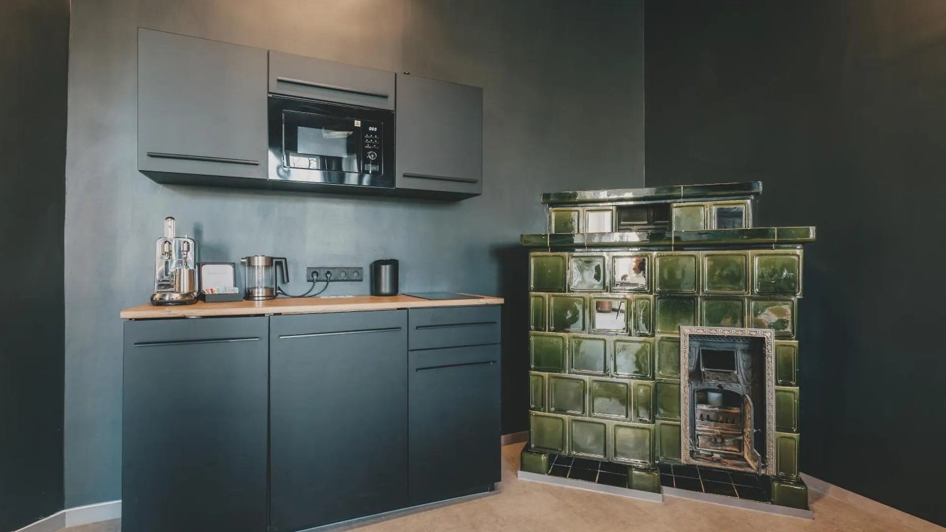 Zentral Gelegenes Apartment Fuer Bis Zu 6 Personen Am Alexanderplatz Berlin