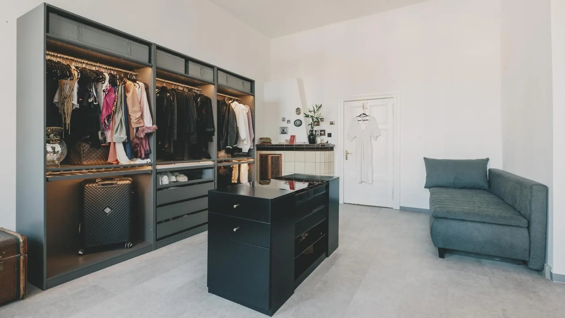 Zentral Gelegenes Apartment Fuer Bis Zu 6 Personen Am Alexanderplatz Berlin Germany