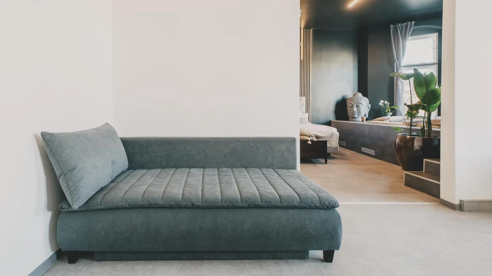 Zentral Gelegenes Apartment Fuer Bis Zu 6 Personen Am Alexanderplatz Berlin Germany