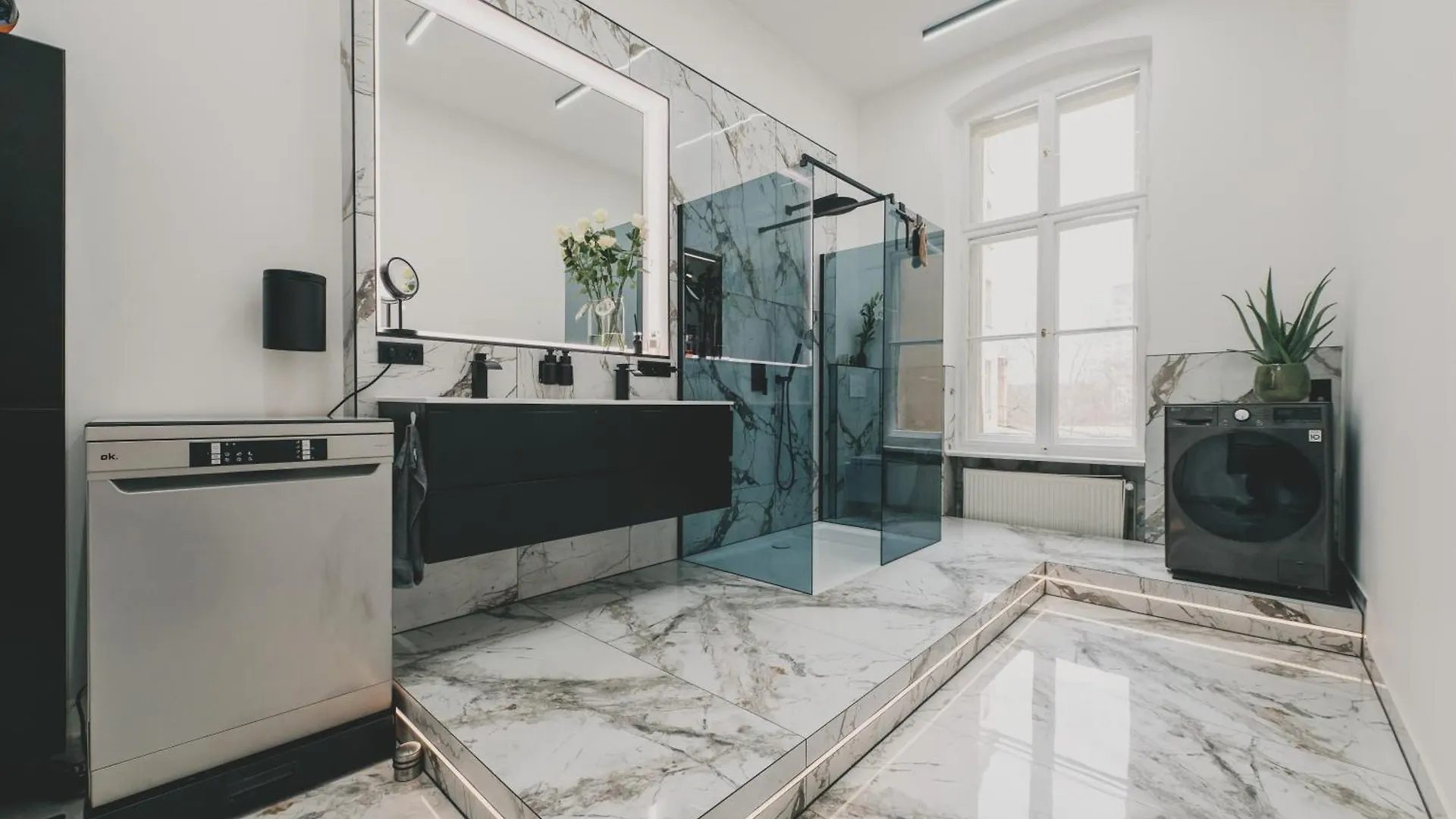Zentral Gelegenes Apartment Fuer Bis Zu 6 Personen Am Alexanderplatz Βερολίνο